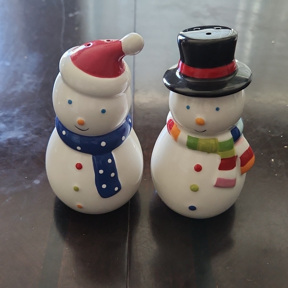 Snowman Salt & Pepper Shaker Set